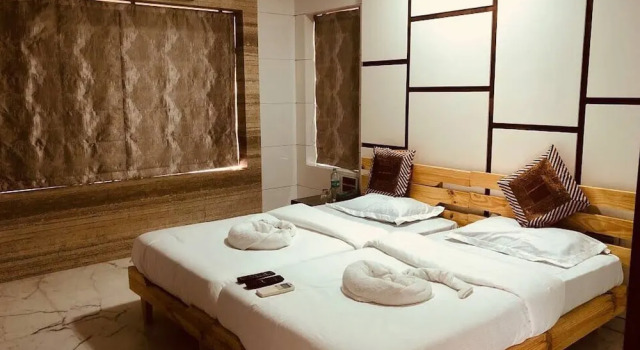 Luxury Stay Close To Worli Sea Face