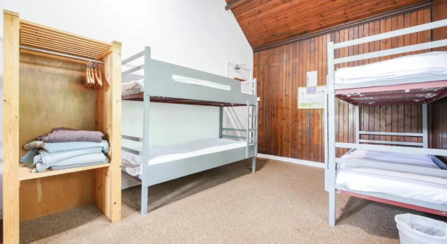 Кровать в общем номере Greenhead Hostel