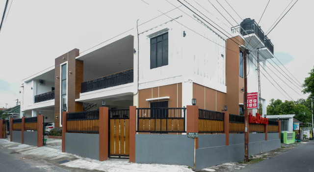 RedDoorz Near Terminal Tirtonadi 2