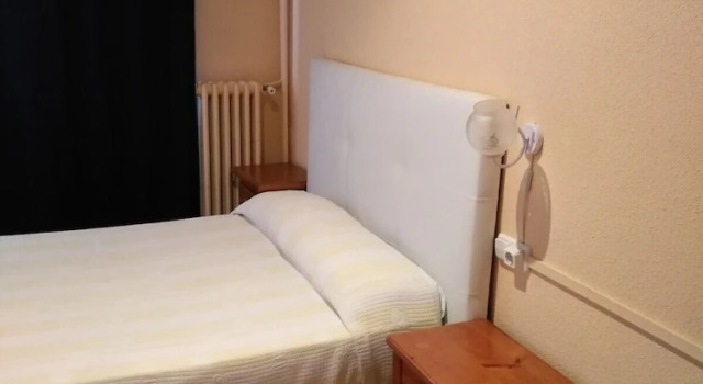 Одноместный номер Economy Hostal Porta De Núria
