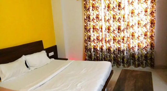 Oyo 22475 Jalsa Guest House, Забронировать Гостевой дом Отели штата Мадхья-Прадеш с парковкой, Парковка