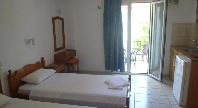Двухместный номер Standard с балконом Karafelas Hotel