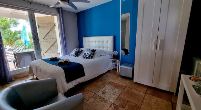 Двухместный номер Comfort с видом на сад Villa Alyzea Chambre dhôtes réservée aux adultes