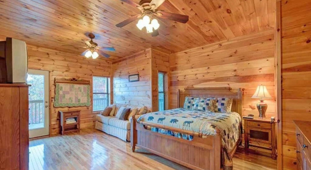 Smokerise Lodge 5 Bedroom Home with Hot Tub