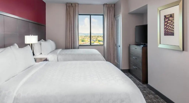 Двухместный номер Standard c 1 комнатой Staybridge Suites Charlottesville Airport by IHG