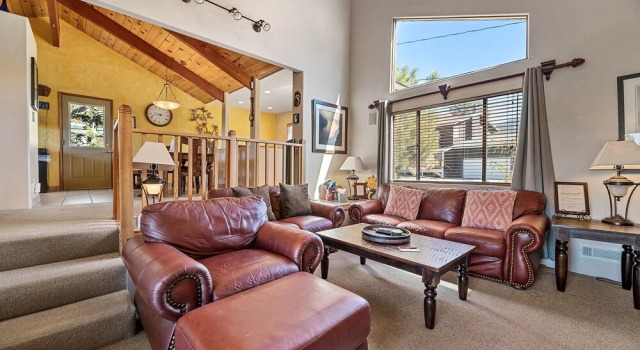 Big Bear Mountain Cabin - Spacious Mountain Home With Picturesque Views, Fast Internet! 3 Bedroom Cabin