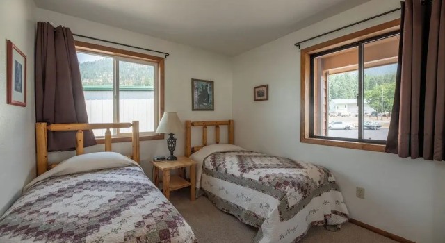Люкс Comfort с 2 комнатами с видом на озеро Pend Oreille Shores Resort