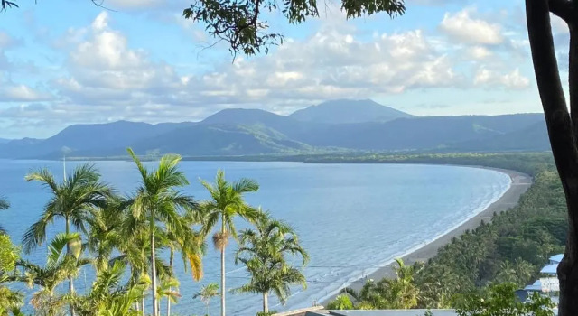 Коттедж Entire 2 bedroom townhouse - Four Mile Beach Escapes - your home away from home