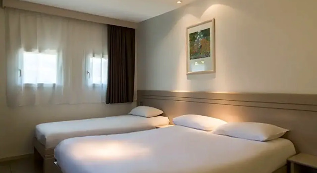 Номер Classic Hôtel Grand Confort Le Moulin Rouge
