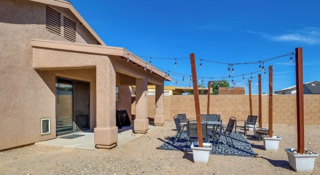 Inviting Bullhead City Gem: 3 Mi to Colorado River, Забронировать Дом для отпуска Виллы Буллхед-Сити, Вилла
