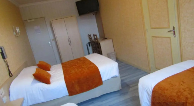 Четырёхместный номер Standard Le Mareuillais Hotel-Restaurant