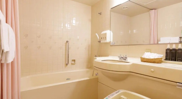 Четырёхместный номер Standard Hotel New Hankyu Osaka Annex