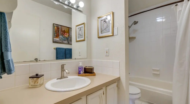Коттедж Charming Anchorage Home w/ Private Hot Tub!