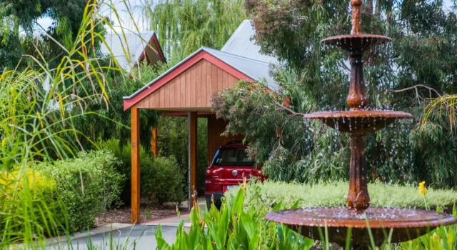 Студия с видом на озеро Perricoota Vines Retreat