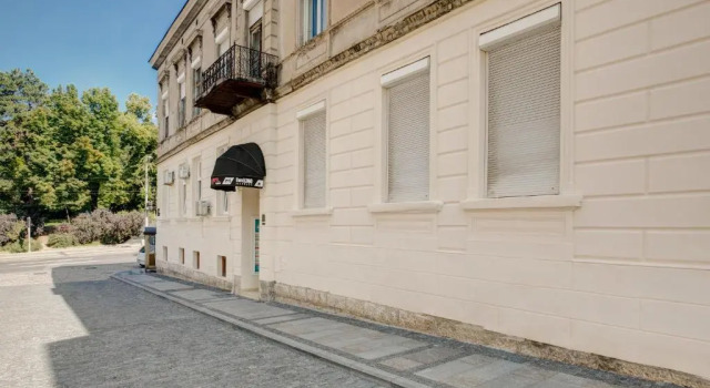 Booking BnB, Забронировать Отель «постель и завтрак» Отели Белграда 3 звезды, рядом с Военный музей, 3*