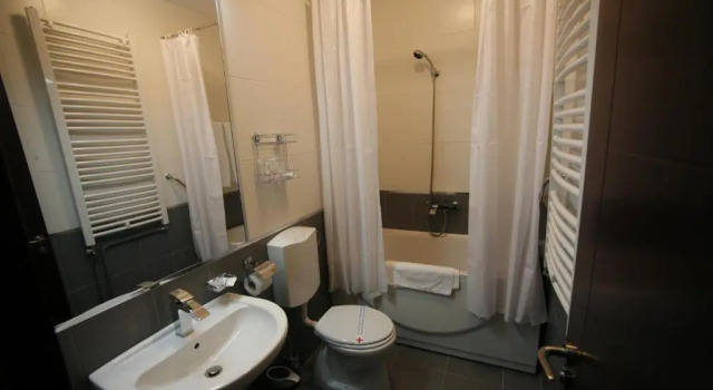 Двухместный номер Standard Golden Inn Hotel