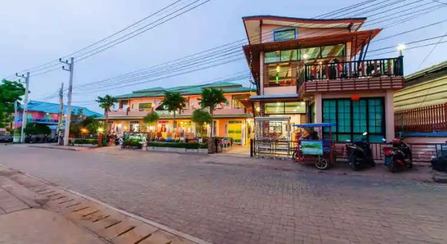 Baan Tonpai Koh Larn