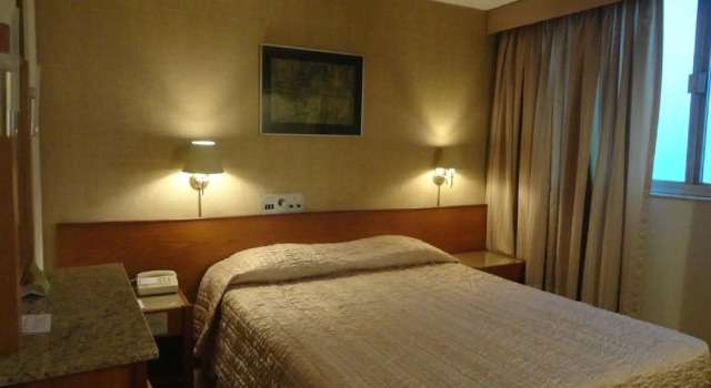 Carlton Hotel, Rezervovat Hotel South Wing 