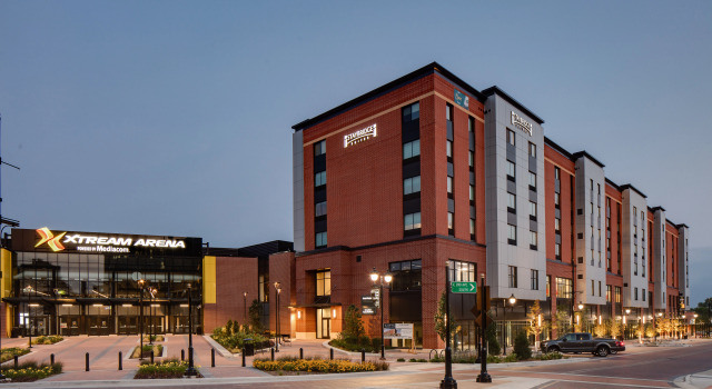 Staybridge Suites Iowa City Coralville by IHG, Rezerwuj Hotel Iowa City Iowa