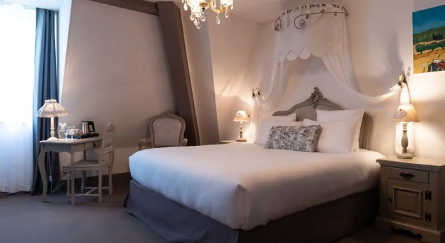 Двухместный номер Superior с балконом Domaine de Beaupré, The Originals Relais