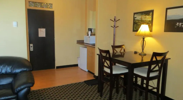Люкс Athabasca Valley Inn & Suites