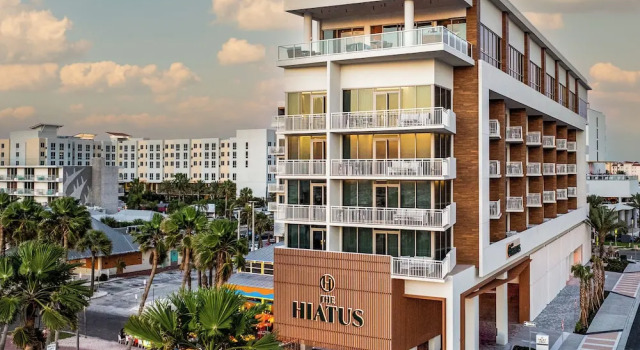 The Hiatus Clearwater Beach, Curio Collection By Hilton, Забронировать Курортный отель Бизнес-отели Клируотер-Бич, 4* 5*