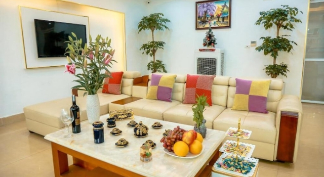 Aloha Hotel Tay Ho -by Bay Luxury