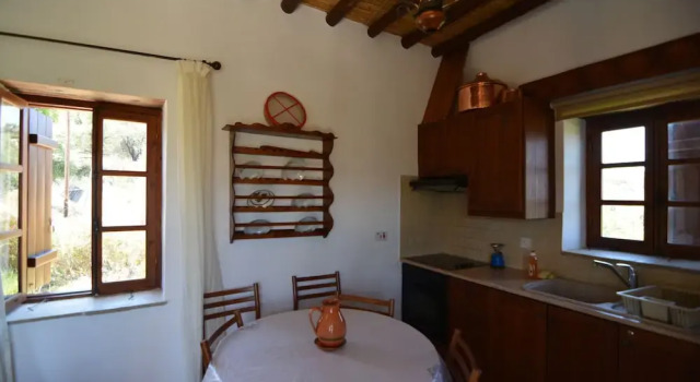 Апартаменты Comfort Elpidas Stone Houses