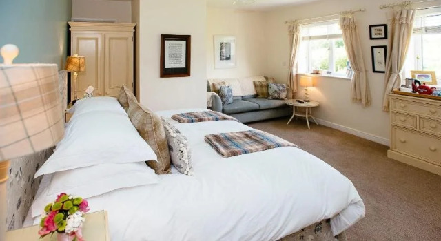 Pickersgill Manor Farm, จอง พักในฟาร์ม Keighley West Yorkshire