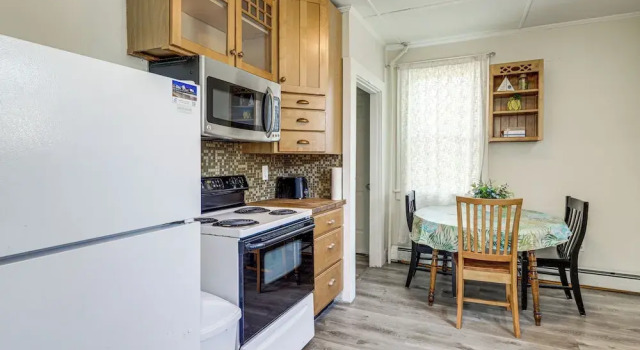 Walk to Pier & Ocean: Apt in Old Orchard Beach!, Buchen Sie Ferienwohnung Old Orchard Beach 