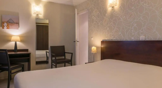 Трёхместный номер Superior LOuest Hotel