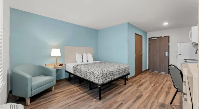 Люкс Woodspring Suites Wilmington Riverfront