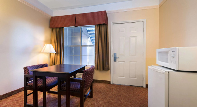 Super 8 by Wyndham Greenville