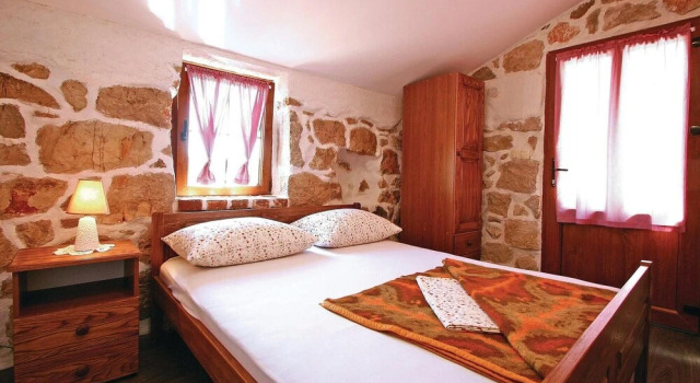 Beautiful Home In Supetarska Draga With Wifi, Prenota Hotel Hotel a Isole Quarnerine con parcheggio, Parcheggio