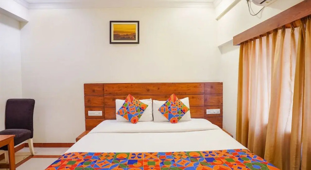 Hotel Savi Inn, Rezervovat Hotel Bangalore Bangalore