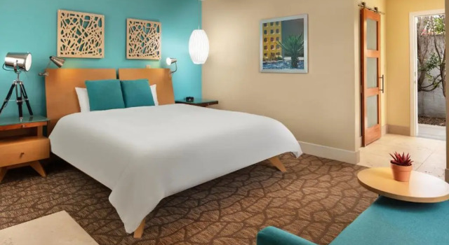 Номер Deluxe Movie Colony Hotel