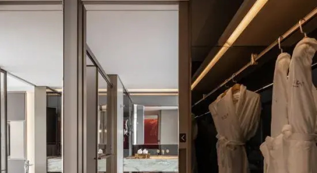 Люкс Deluxe Ramada by Wyndham Foshan Danzao