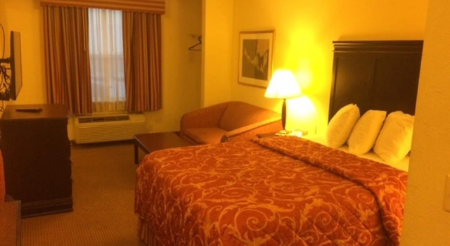 Home Towne Studios Bowling Green, Rezerwuj Hotel Bowling Green 