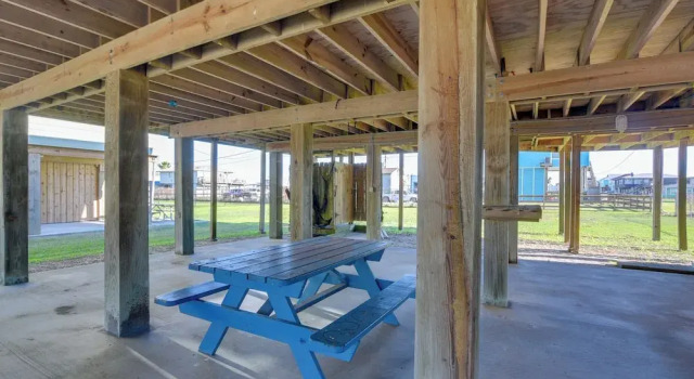 Walk to Shore & Restaurants: Surfside Beach Home!, Book Feriehus Sommerhuse i Surfside Beach, Hytte