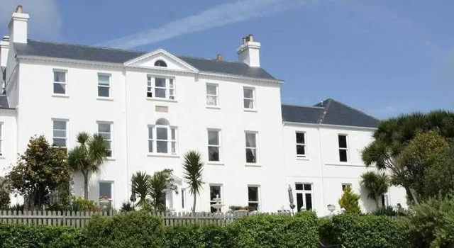 La Haule Manor, Varaa Hotelli Hotellit Channel Islands uima-altaalla, Uima-allas