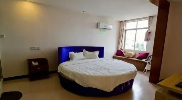 Люкс с видом на воду Tingtaoju Hotel