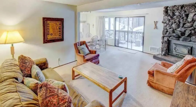 Sherwin Villas- Free Shuttle & Near Skiing!, Rezerwuj Apartament Hotele w Mammoth z basenem, Basen