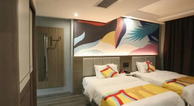 Люкс Guanshan Business Hotel (Changde Shimen County Commercial Pedestrian Street)