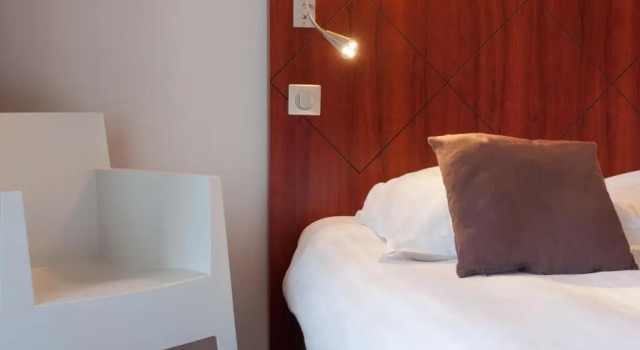 Четырёхместный номер Comfort The Originals Boutique, Hôtel Le Pariou, Issoire