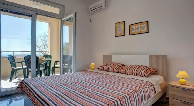 Апартаменты c 1 комнатой с балконом и с частичным видом на море Apartments Agape