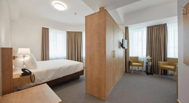 Полулюкс City Hotel