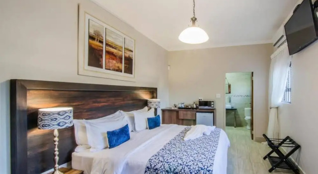 Three Olives Guesthouse, Buchen Sie Pension Eldoraigne Centurion