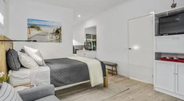 Ocean Sounds Studio: Quiet and beach, Book Apartment Red Hill 