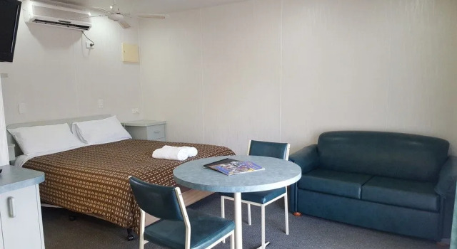 Alexandra Tourist Park, Book Hotel  