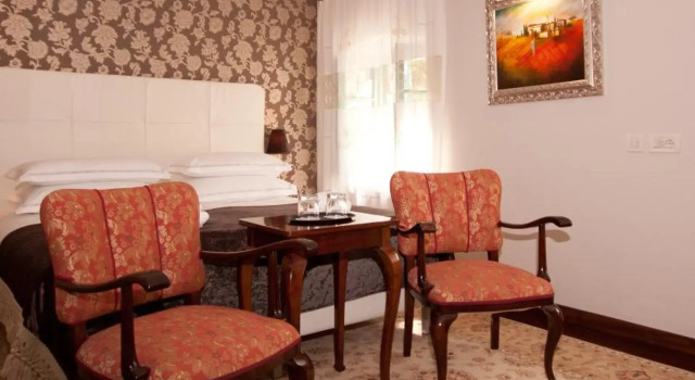 Vela Vrata Hotel